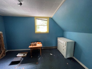 POTENTIAL! This property needs some TLC but has recently had - photo 14
