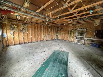 POTENTIAL! This property needs some TLC but has recently had - photo 16
