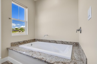 Nestled on 3.02 acres in the gated Puunoa community, 257 - photo 16