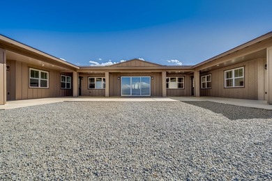 Nestled on 3.02 acres in the gated Puunoa community, 257 - photo 34