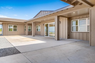 Nestled on 3.02 acres in the gated Puunoa community, 257 - photo 35