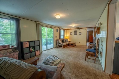 Welcome to your lakeside escape! This cozy, well-maintained - photo 11