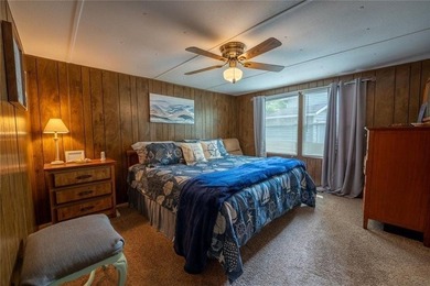 Welcome to your lakeside escape! This cozy, well-maintained - photo 12