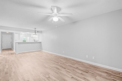 Welcome to this charming, updated 2-bedroom, 2-bathoom condo - photo 13