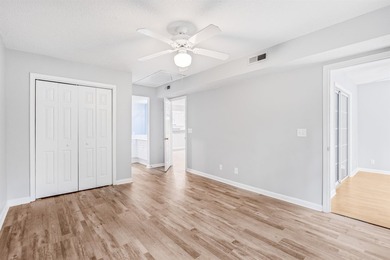 Welcome to this charming, updated 2-bedroom, 2-bathoom condo - photo 22