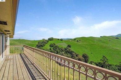 Located atop a hill on the eastern border of Fremont, this - photo 23