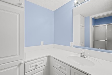 Welcome to this charming, updated 2-bedroom, 2-bathoom condo - photo 23