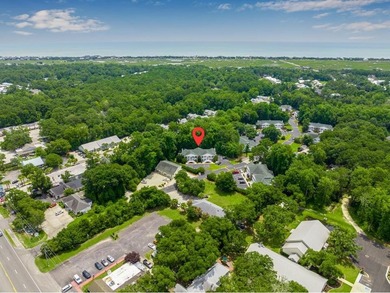 Welcome to this charming, updated 2-bedroom, 2-bathoom condo - photo 36