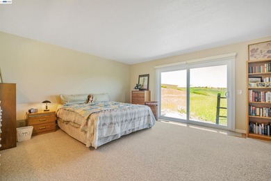 Located atop a hill on the eastern border of Fremont, this - photo 49