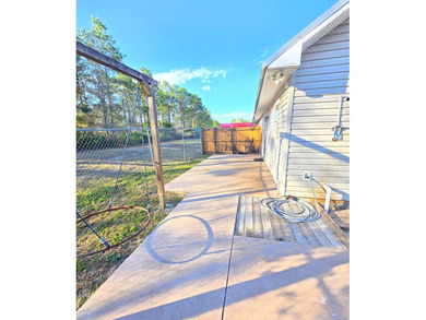 A Beautiful 5 Bedroom 3.5 Bath Country Home with a spacious - photo 50