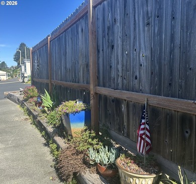 This home nestled in a 55+ park in the Harbor Hills is perfect - photo 19