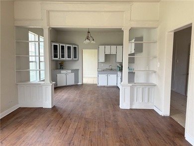 Great opportunity in a convenient central location! This 3 - photo 2
