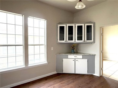Great opportunity in a convenient central location! This 3 - photo 6