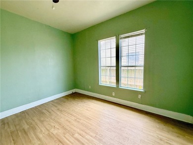 Great opportunity in a convenient central location! This 3 - photo 10