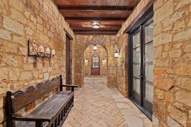 Welcome to your slice of luxury in the prestigious Escondido - photo 4