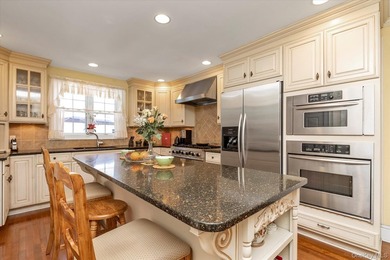 Merrick - Charming and Beautiful Colonial home with relaxing - photo 6