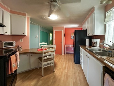 Motivated seller, open to offers. This tastefully updated home - photo 7
