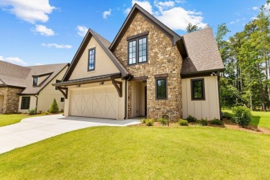 Lake Home For Sale in Peachtree City, Georgia
