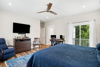 Better-Than-New Custom Home with Extensive Upgrades in the Heart - photo 15