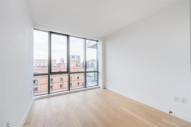 Luxury 2-bedroom, 2-bath residence in the heart of Flushing - photo 15