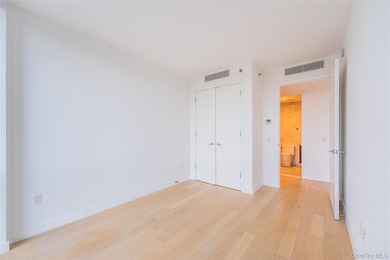 Luxury 2-bedroom, 2-bath residence in the heart of Flushing - photo 16