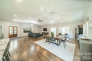 Discover a true Lake Norman gem! Tucked away on nearly an acre - photo 6