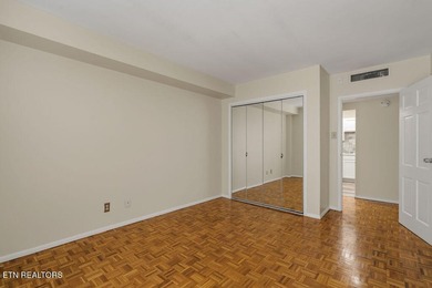 STYLISH SEQUOYAH HILLS CONDOMINIUM. Fresh and awaiting your - photo 12