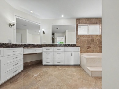 Welcome to this beautifully maintained 4-bedroom, 3-bathroom - photo 14