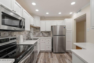 STYLISH SEQUOYAH HILLS CONDOMINIUM. Fresh and awaiting your - photo 16