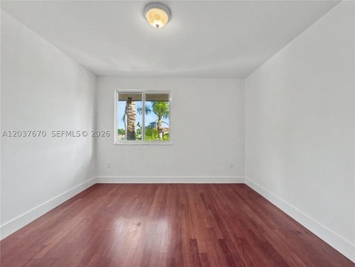 Welcome to this beautifully maintained 4-bedroom, 3-bathroom - photo 16