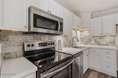 STYLISH SEQUOYAH HILLS CONDOMINIUM. Fresh and awaiting your - photo 18