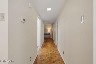 STYLISH SEQUOYAH HILLS CONDOMINIUM. Fresh and awaiting your - photo 20