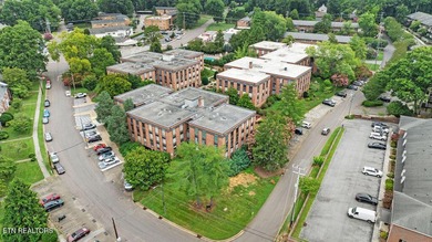 STYLISH SEQUOYAH HILLS CONDOMINIUM. Fresh and awaiting your - photo 23