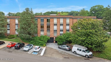STYLISH SEQUOYAH HILLS CONDOMINIUM. Fresh and awaiting your - photo 25