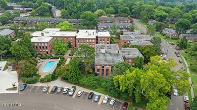 STYLISH SEQUOYAH HILLS CONDOMINIUM. Fresh and awaiting your - photo 28