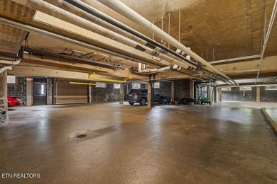 STYLISH SEQUOYAH HILLS CONDOMINIUM. Fresh and awaiting your - photo 30