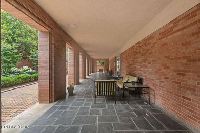 STYLISH SEQUOYAH HILLS CONDOMINIUM. Fresh and awaiting your - photo 33