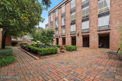 STYLISH SEQUOYAH HILLS CONDOMINIUM. Fresh and awaiting your - photo 39