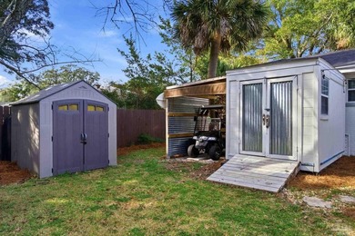 Beautifully landscaped ranch-style pool home located in the - photo 6