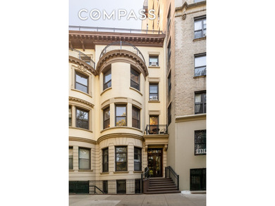 A perfect pied- -terre or a fantastic full-time residence, this - photo 8