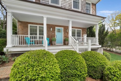 Just minutes from Southampton Village and the ocean beaches - photo 1