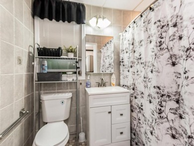 Welcome to 1858 Phelan Place in the Morris Heights section of - photo 23