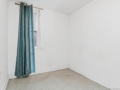 Welcome to 1858 Phelan Place in the Morris Heights section of - photo 29
