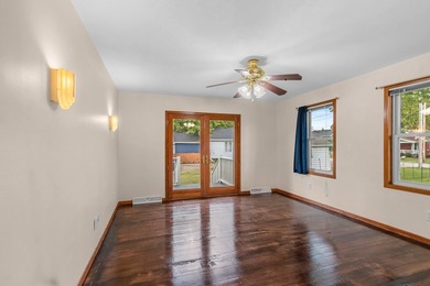 Welcome to your home on sought-after Doty Island! This inviting - photo 15