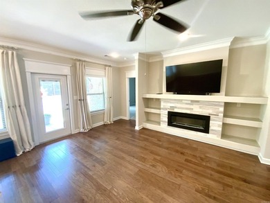 This beautifully maintained home is *move in ready* and offers - photo 19
