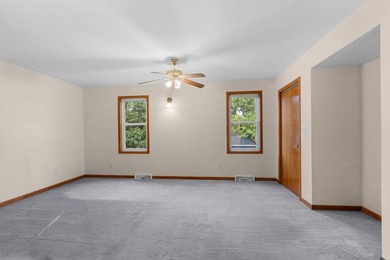 Welcome to your home on sought-after Doty Island! This inviting - photo 19