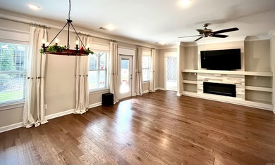 This beautifully maintained home is *move in ready* and offers - photo 24