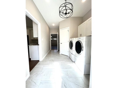 This beautifully maintained home is *move in ready* and offers - photo 30