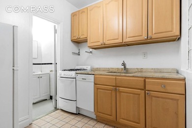 Enjoy sunlight all day in this cheerful, investor friendly - photo 8
