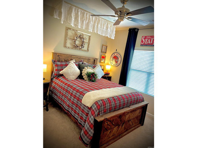 This beautifully maintained home is *move in ready* and offers - photo 42
